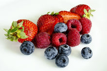 Load image into Gallery viewer, Frozen berry mix (3-4 berries)
